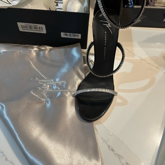 Giuseppe Zanotti Harmony Shiny New never used - Picture 1 of 4